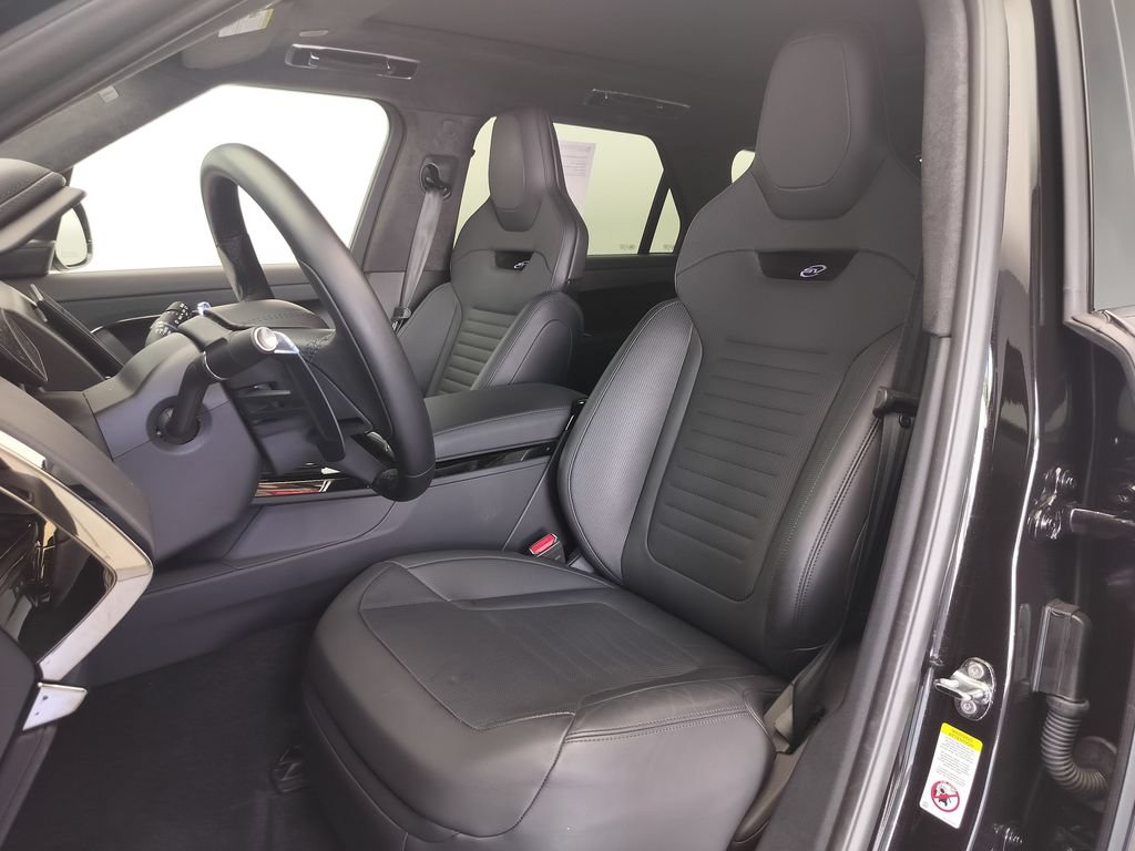 Used 2024 Land Rover Range Rover Sport AWD/4WD image 5