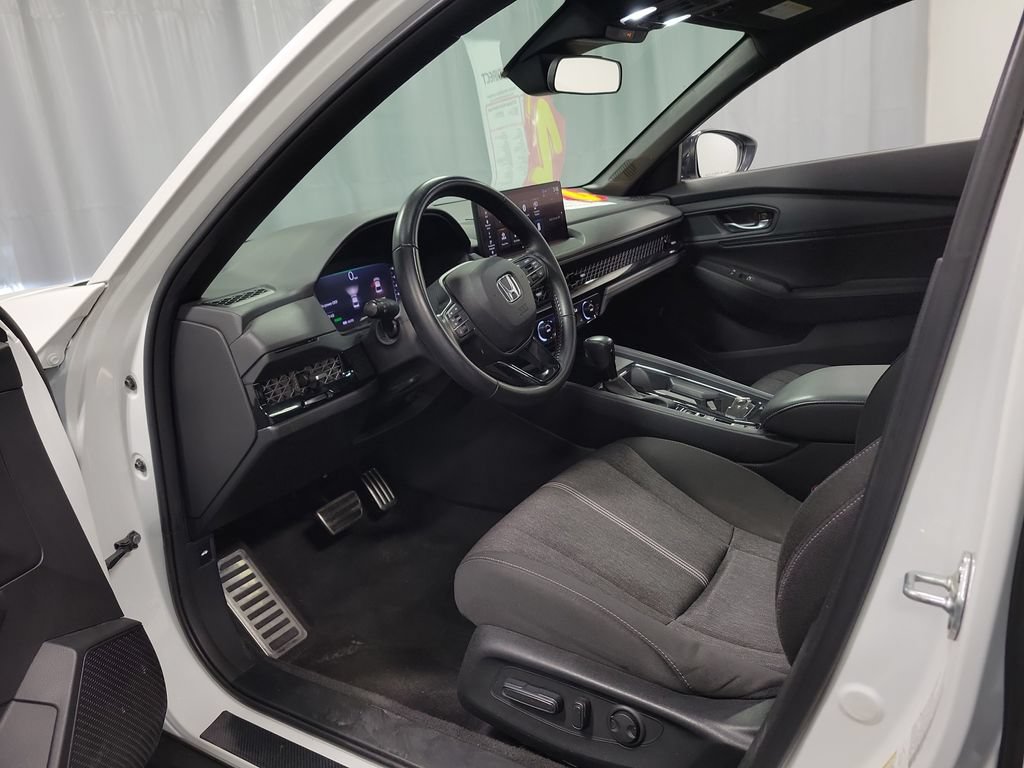 Used 2023 Honda Accord Sport image 12