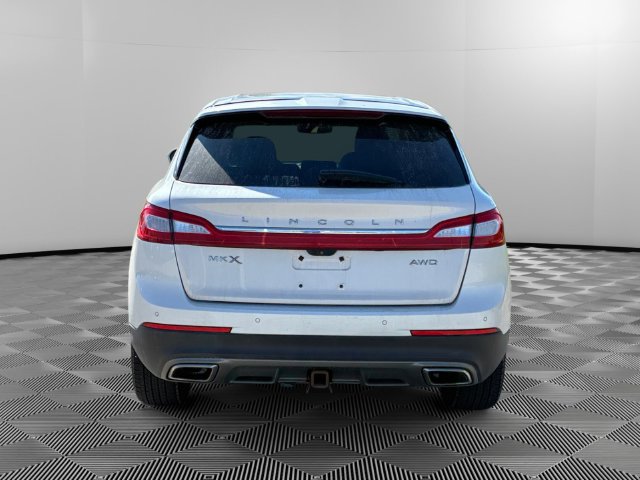 Used 2016 Lincoln MKX Reserve w/ Technology Package AWD/4WD image 4