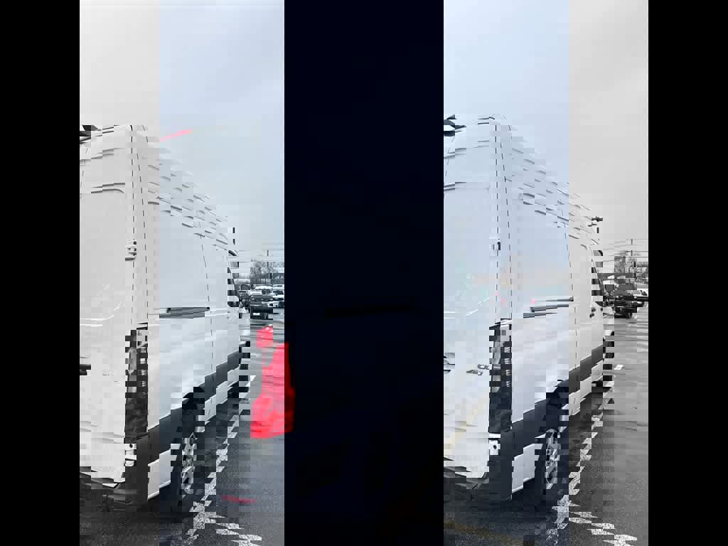 Used 2019 Mercedes-Benz Sprinter 144 image 3