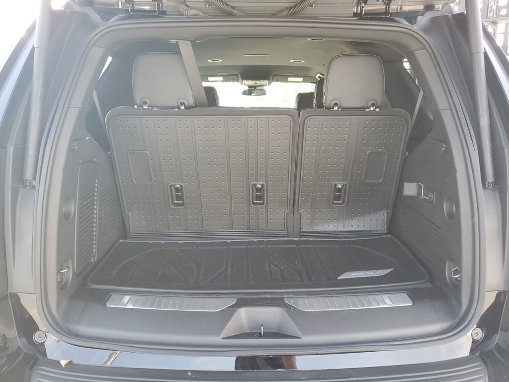 Used 2025 Chevrolet Tahoe Premier RWD image 8