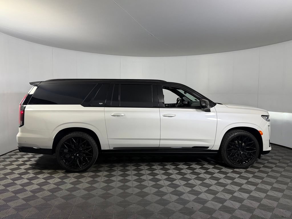 Used 2024 Cadillac Escalade ESV Sport Platinum w/ LPO, ONYX Package AWD/4WD image 6