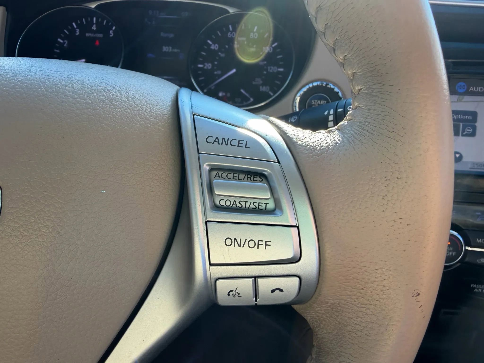 Used 2014 Nissan Rogue SL w/ SL Premium Package image 23