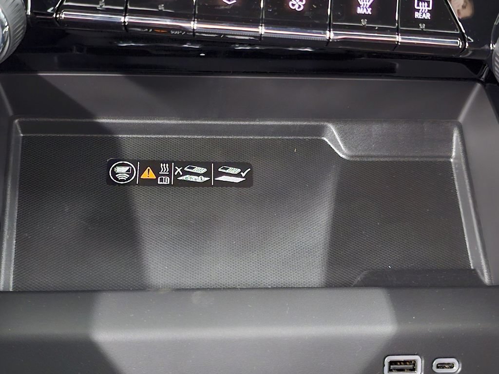 New 2026 Chevrolet Tahoe High Country AWD/4WD image 22