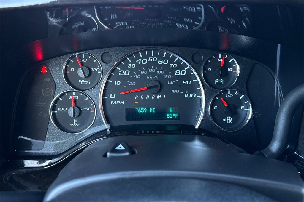 Used 2023 Chevrolet Express 2500 image 30