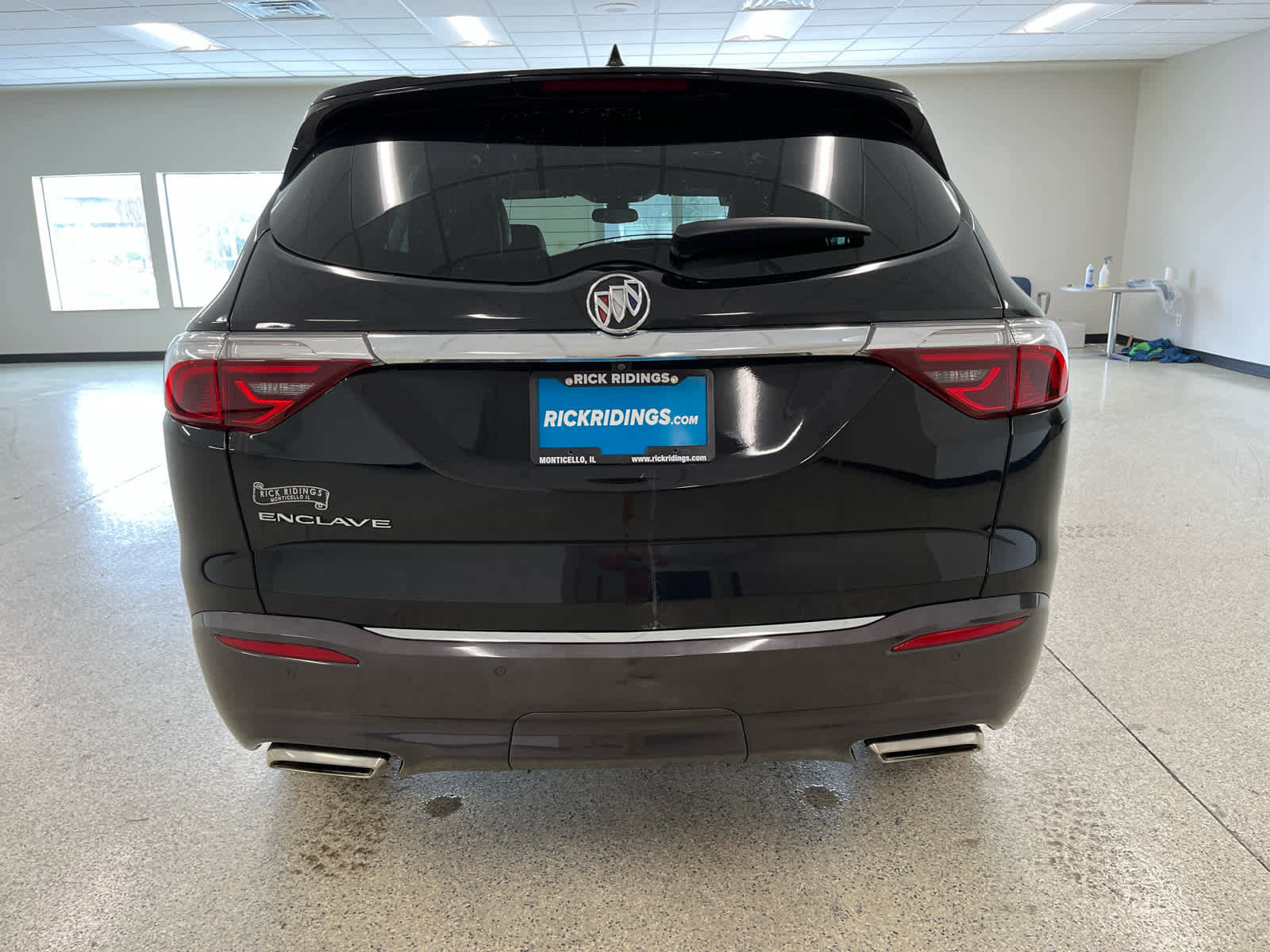 Used 2023 Buick Enclave Essence w/ Experience Buick Package image 8