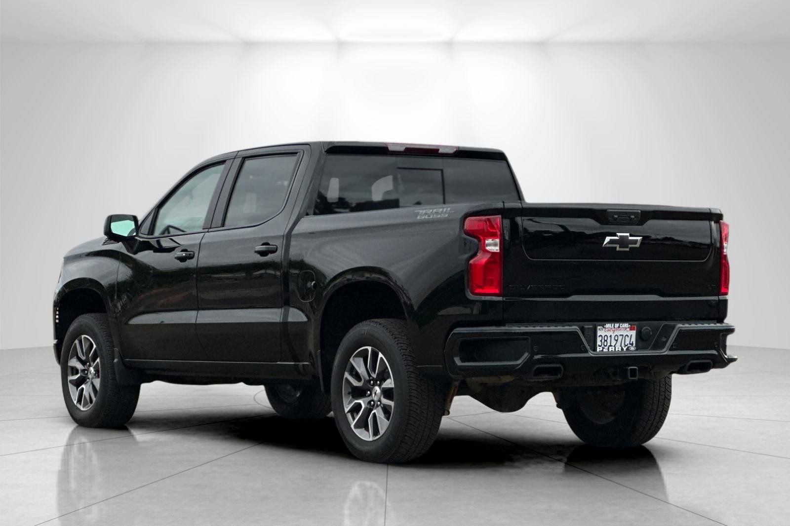 Used 2025 Chevrolet Silverado 1500 LT Trail Boss w/ LT Trail Boss Premium Package AWD/4WD image 5