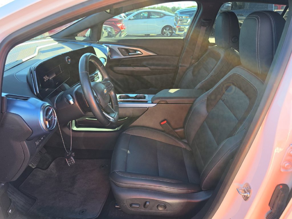 Used 2024 Chevrolet Equinox EV LT FWD image 7