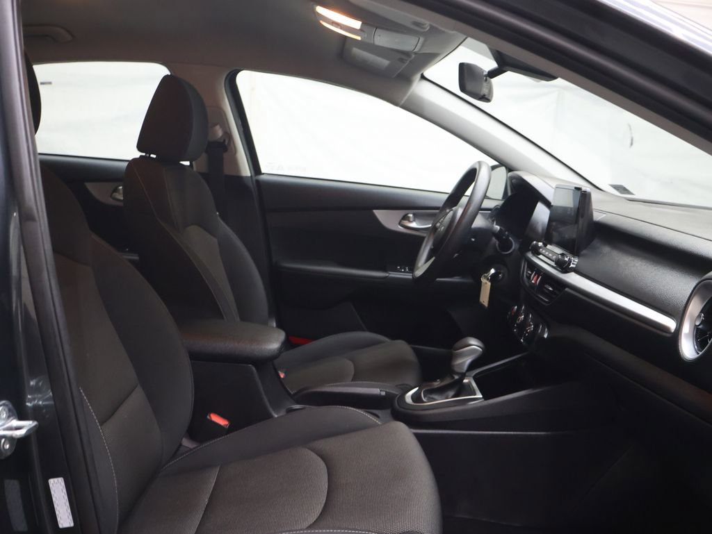Used 2024 Kia Forte LXS image 10