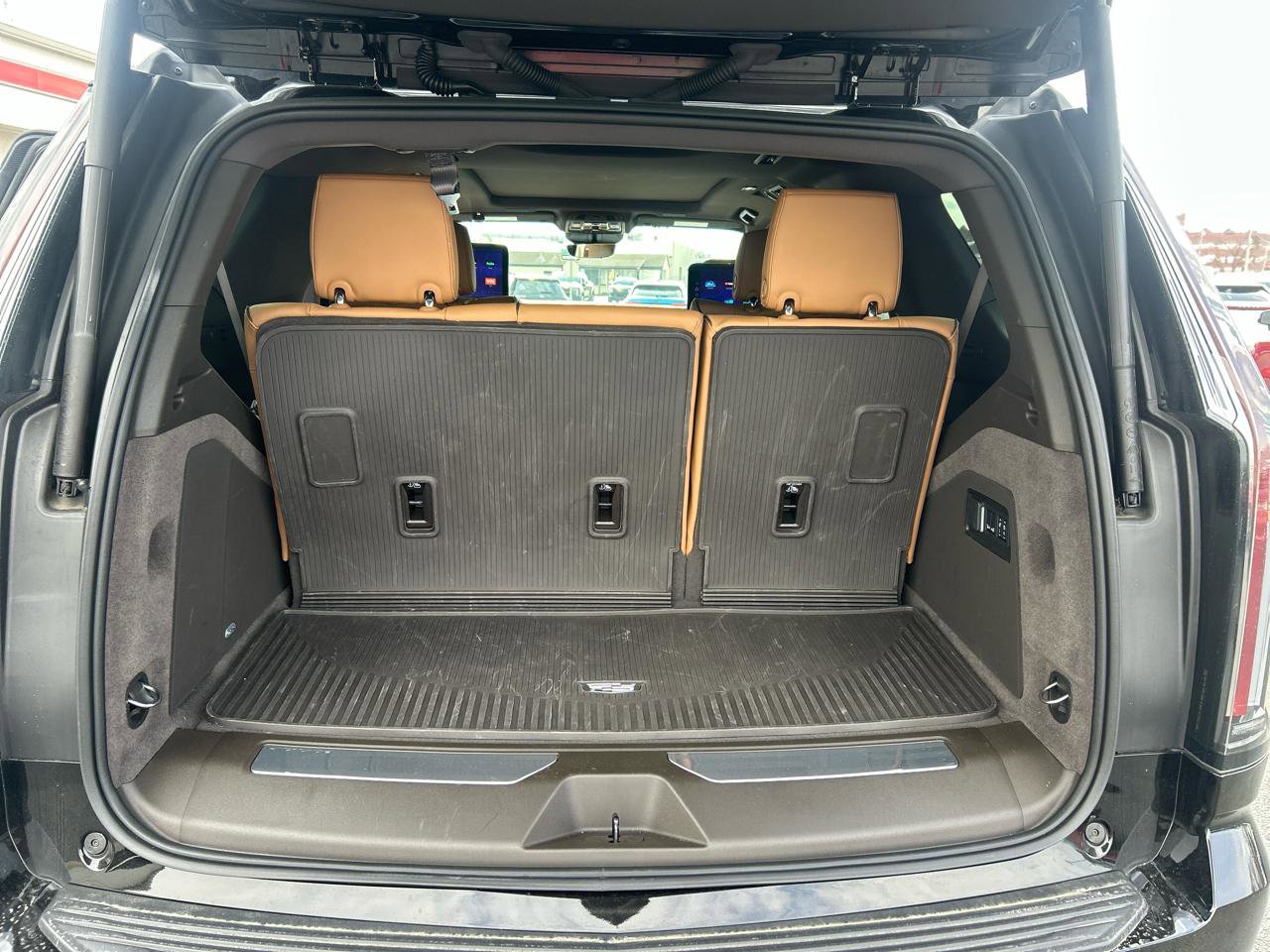 Used 2025 Cadillac Escalade Premium Luxury w/ Touring Package image 13