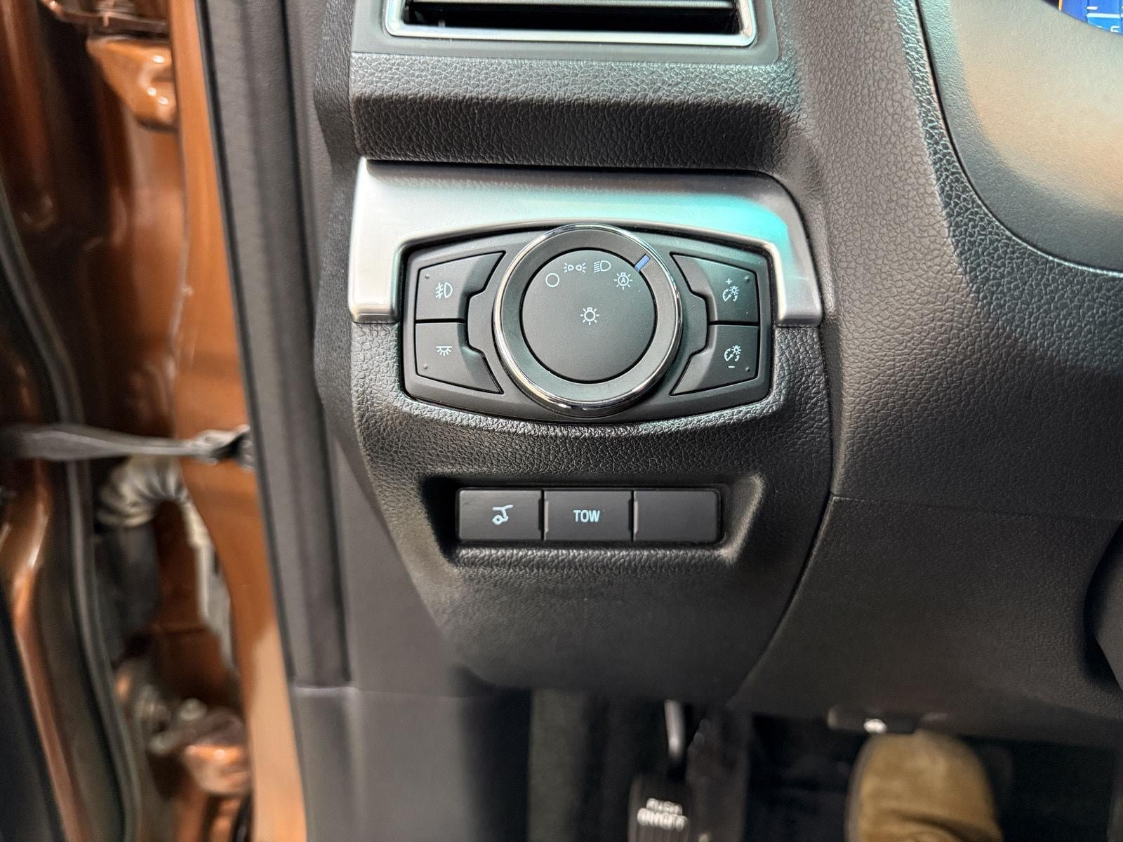 Used 2017 Ford Explorer Limited AWD/4WD image 12