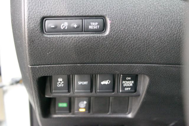 Used 2016 Nissan Rogue SV w/ SV Premium Package FWD image 10