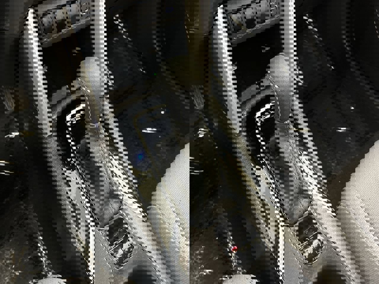 Used 2024 Toyota Corolla Cross SE w/ Moonroof Package image 15