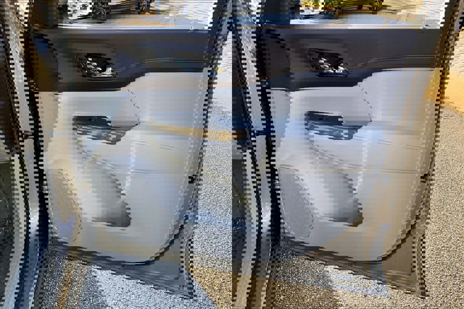 Used 2023 GMC Acadia SLE w/ Driver Convenience Package image 22