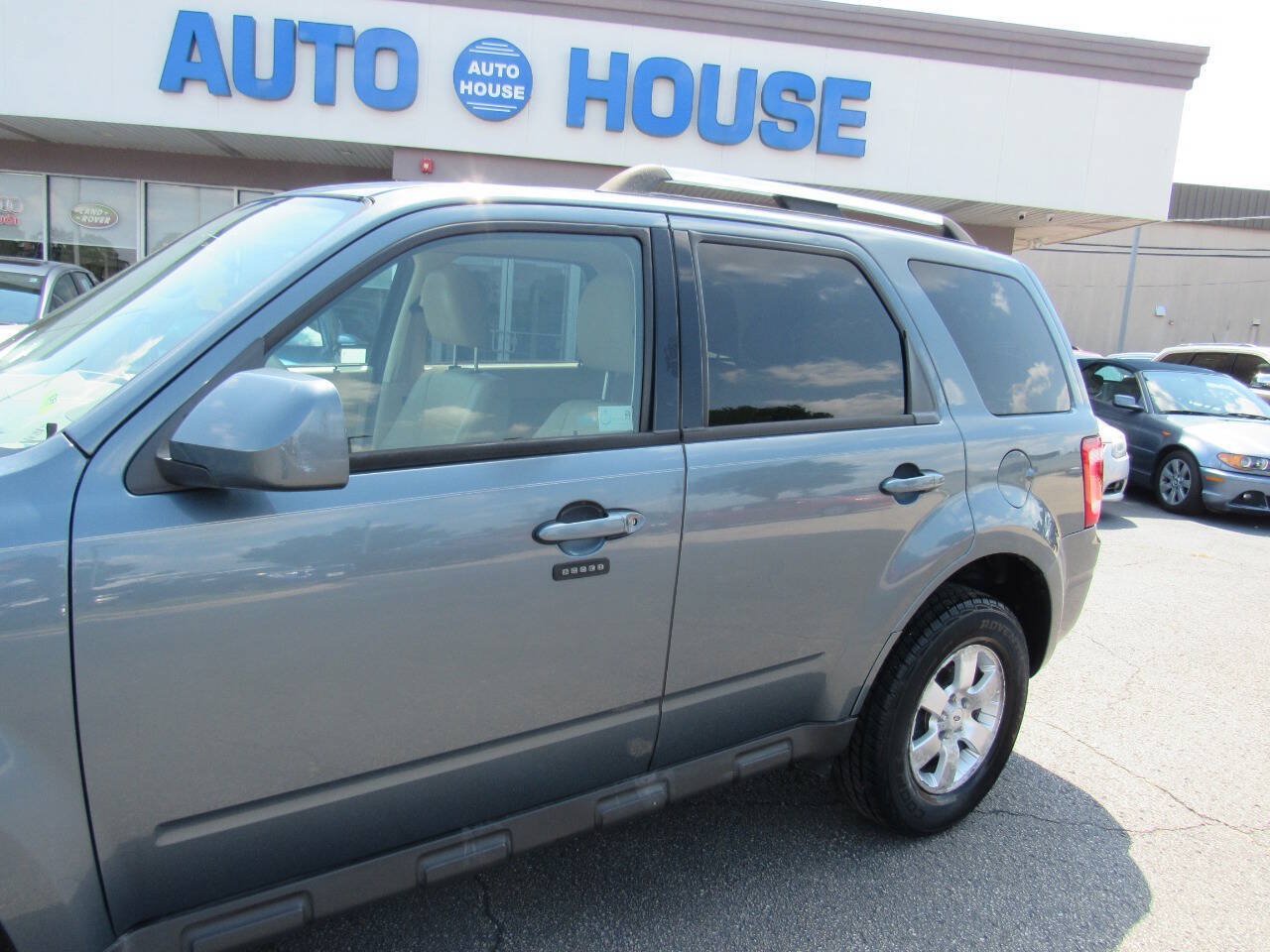 Used 2010 Ford Escape Limited FWD image 6