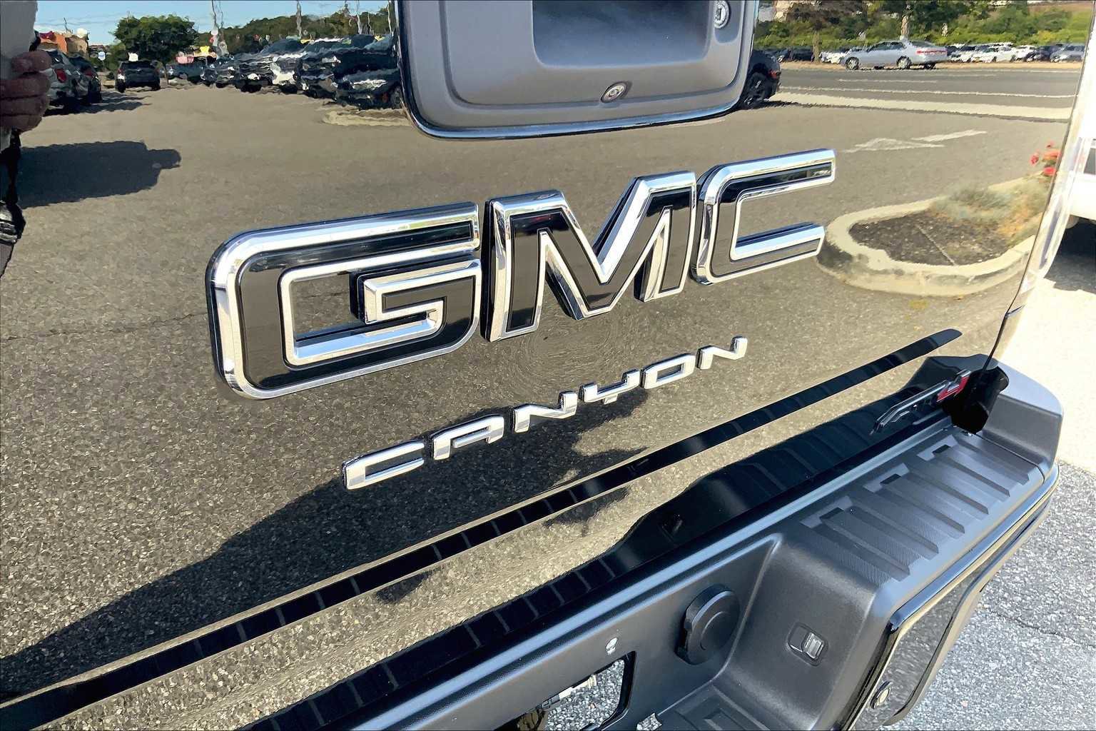 Certified 2022 GMC Canyon AT4 w/ Trailering Package image 31