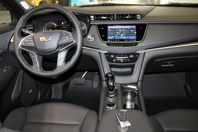 New 2025 Cadillac XT5 Premium Luxury w/ LPO, Floor Liner Package image 15