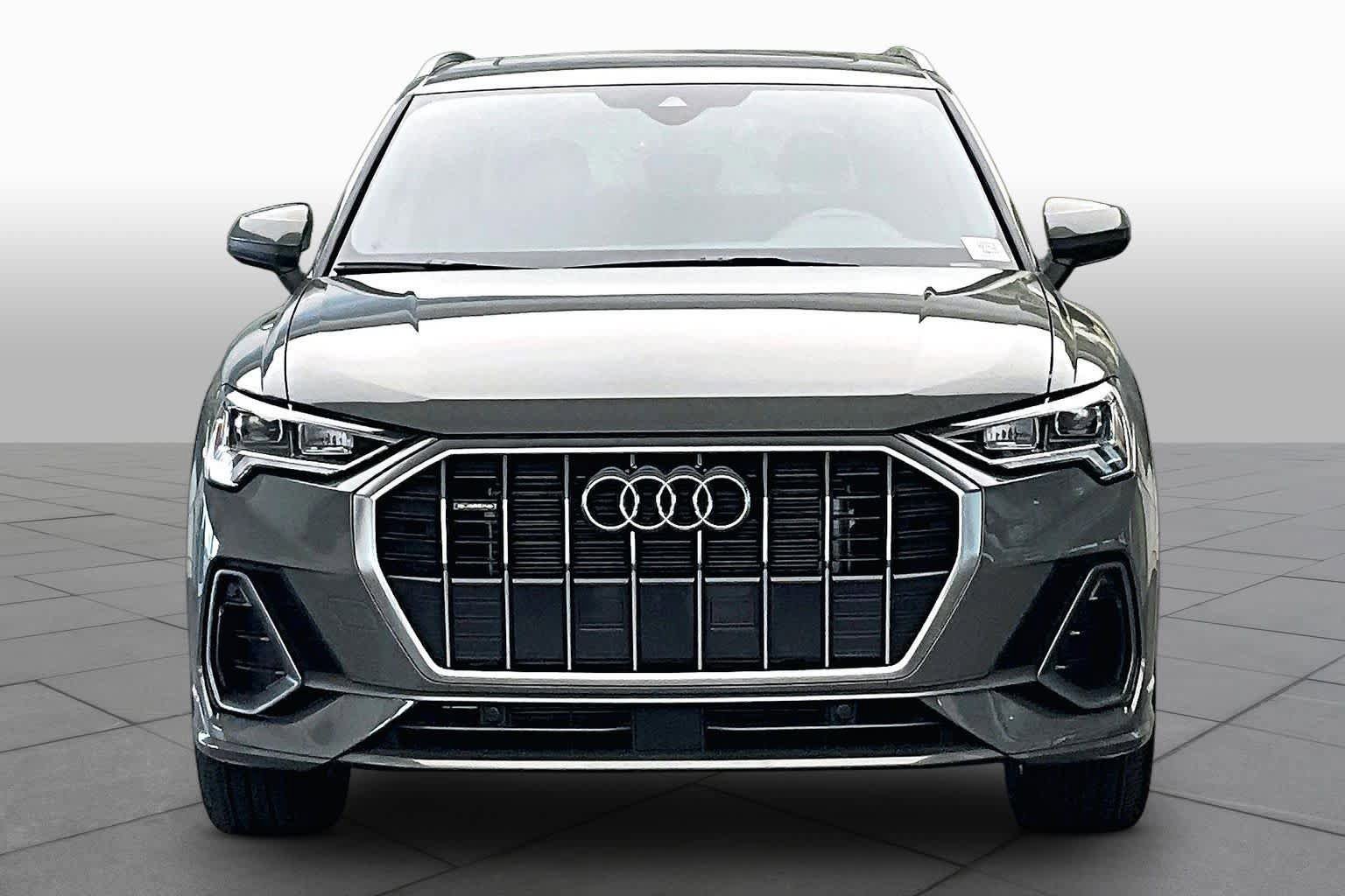 Certified 2025 Audi Q3 2.0T Premium w/ Convenience Package AWD/4WD image 4