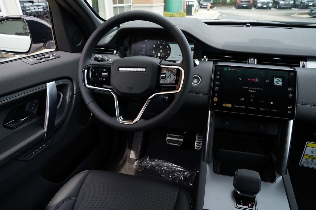 New 2026 Land Rover Discovery Sport Landmark AWD/4WD image 15