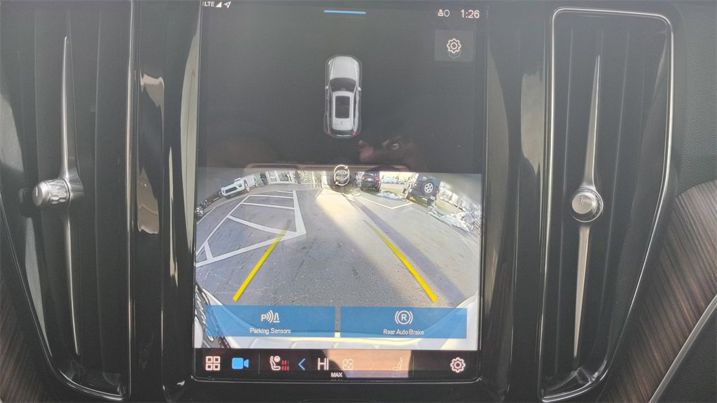 Certified 2023 Volvo XC60 B5 Plus w/ Climate Package image 21