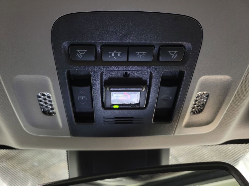 Used 2020 Toyota Camry XLE image 22