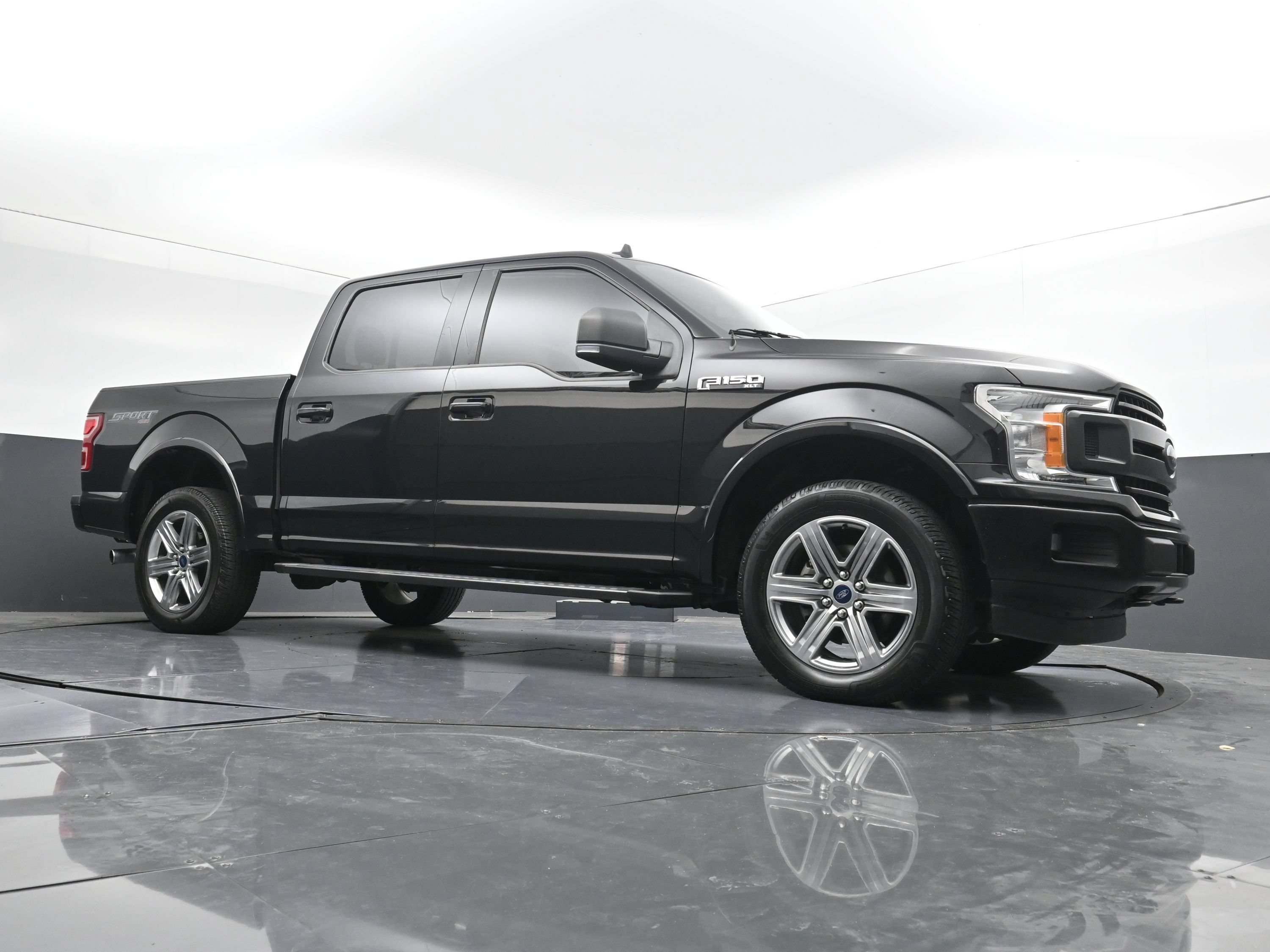 Used 2019 Ford F150 XLT w/ Equipment Group 302A Luxury AWD/4WD image 24