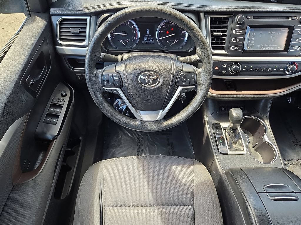 Used 2014 Toyota Highlander LE AWD/4WD image 13