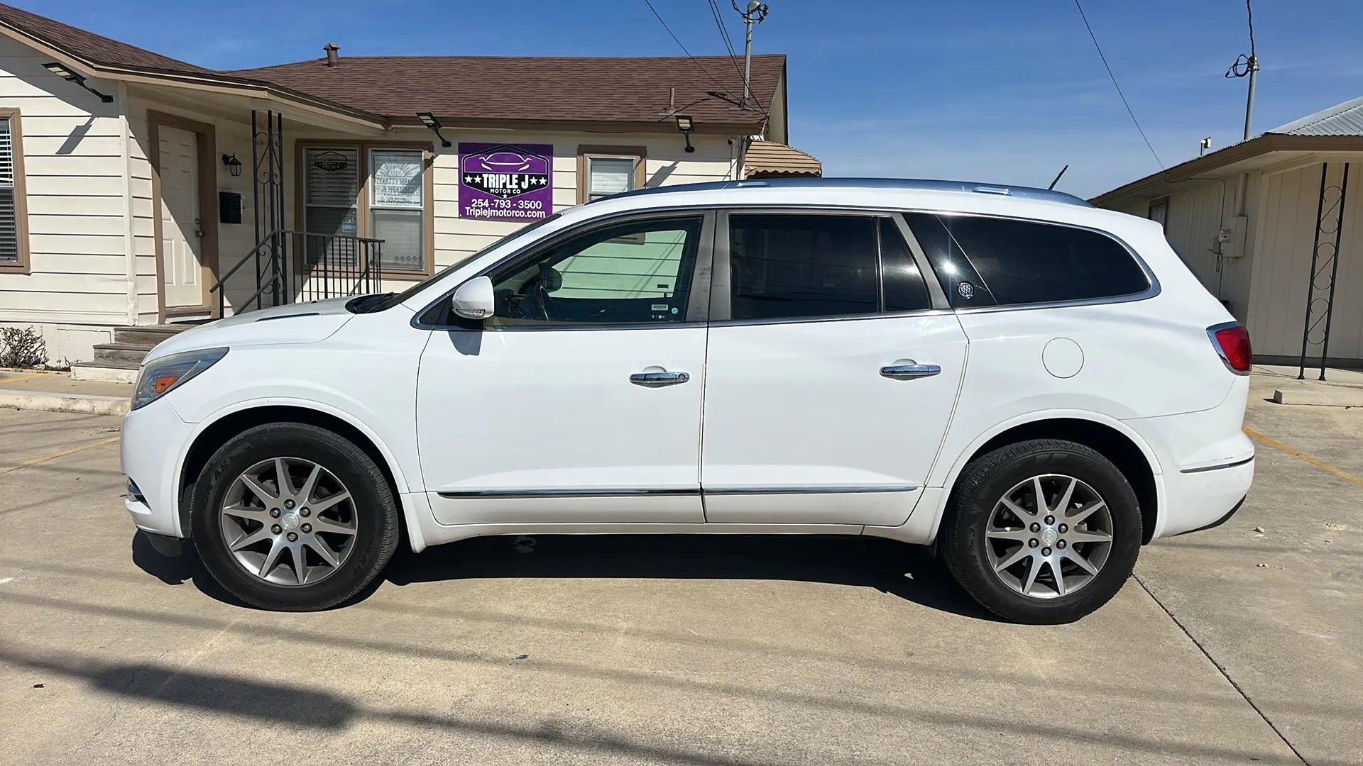 Used 2016 Buick Enclave Leather image 2