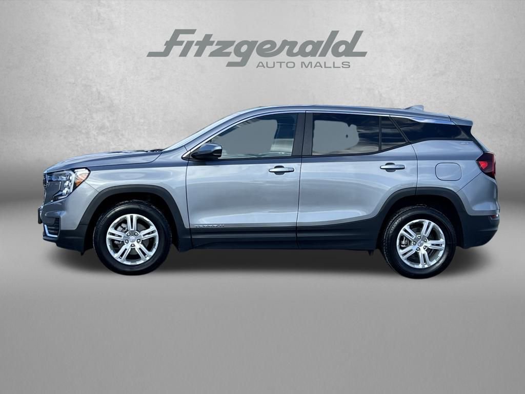 Used 2024 GMC Terrain SLE image 4