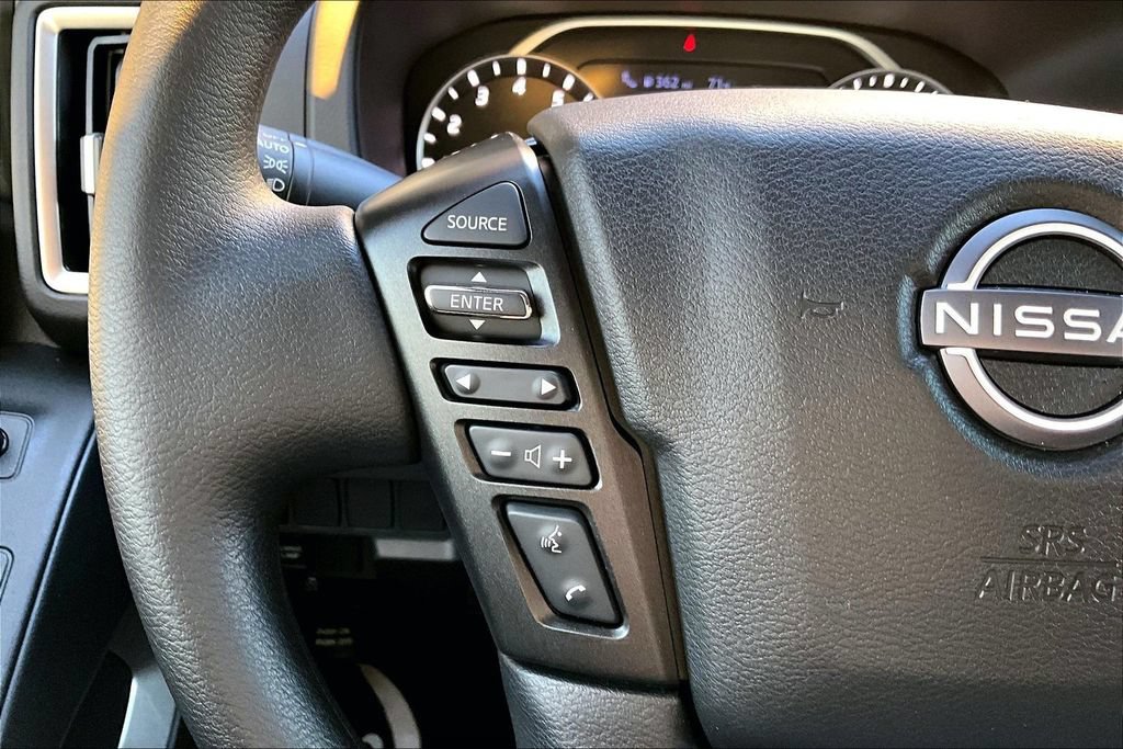 Used 2025 Nissan Frontier SV RWD image 11