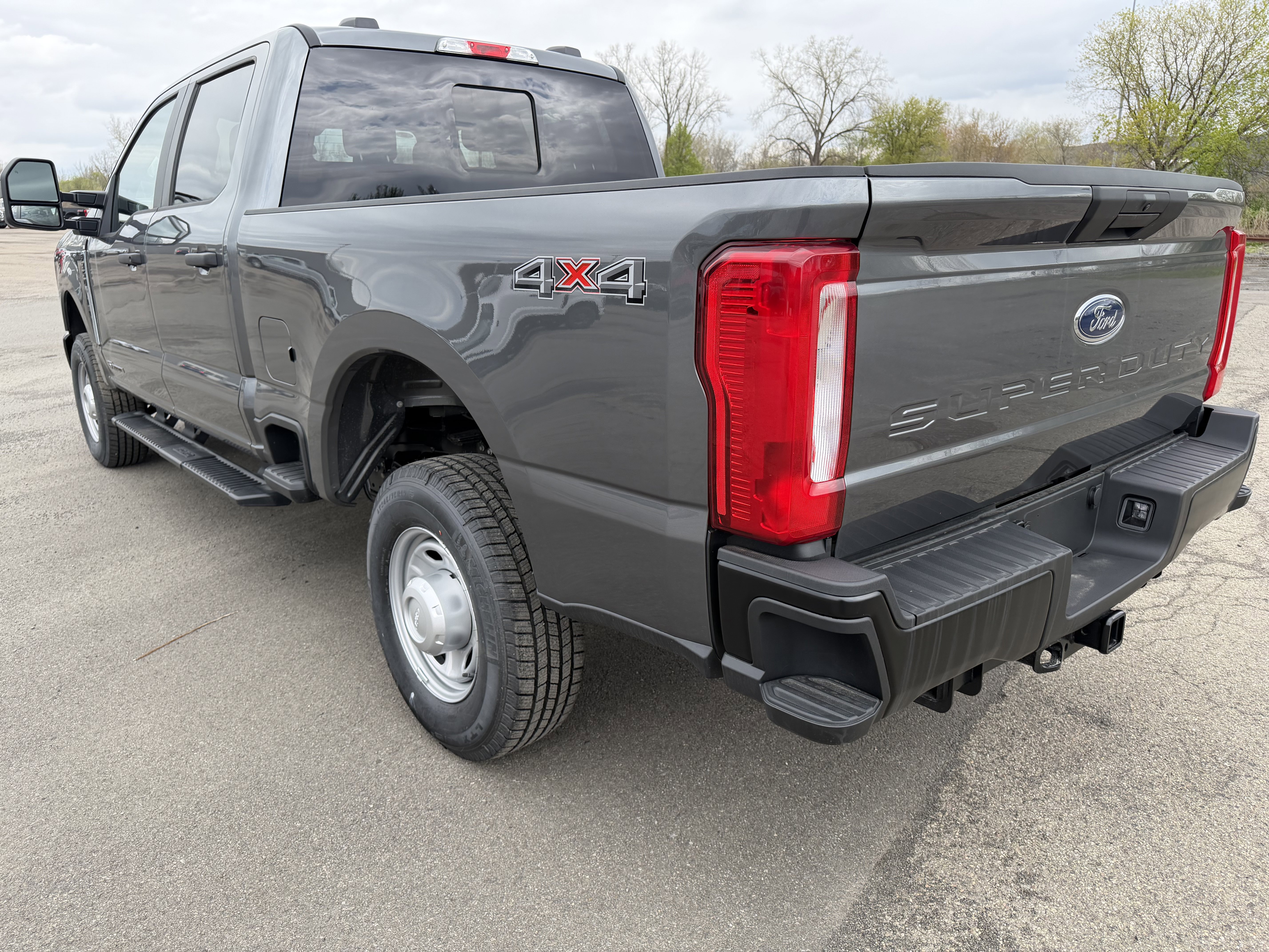 New 2026 Ford F350 XL AWD/4WD image 3