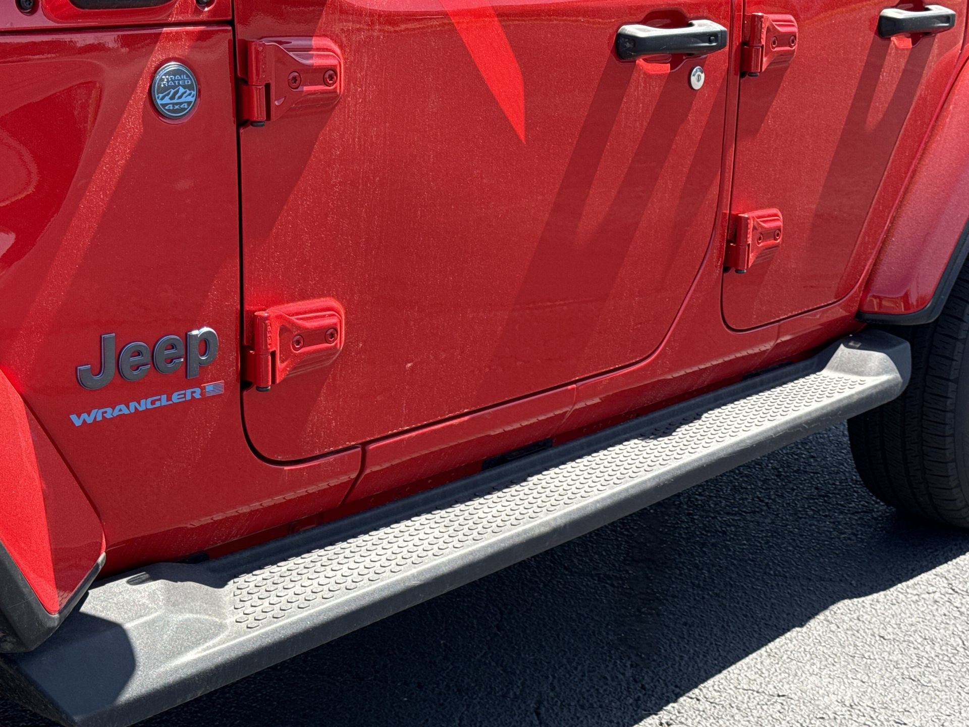 Used 2025 Jeep Wrangler Unlimited Sahara AWD/4WD image 24