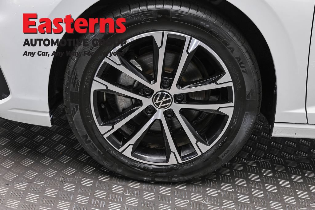 Used 2025 Volkswagen Jetta Sport FWD image 32
