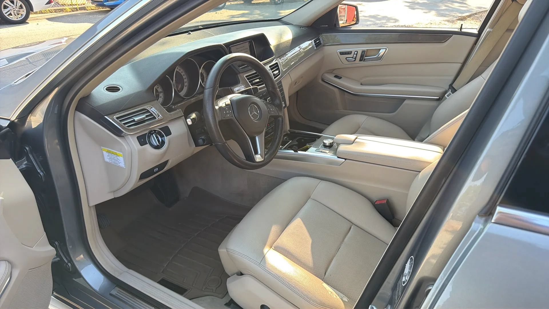 Used 2014 Mercedes-Benz E 350 4MATIC Sedan image 13