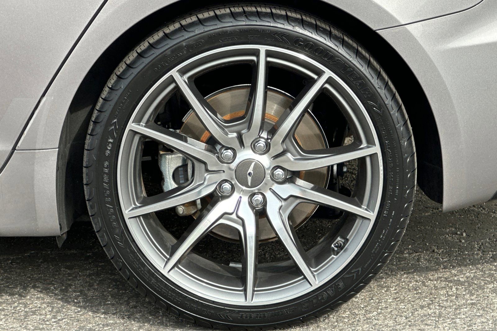 Used 2023 Genesis G70 2.0T image 36