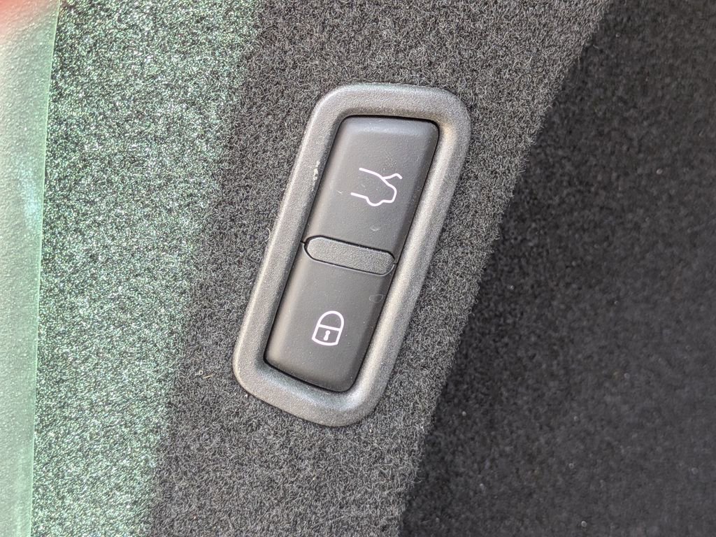Used 2022 Maserati Levante GT image 13