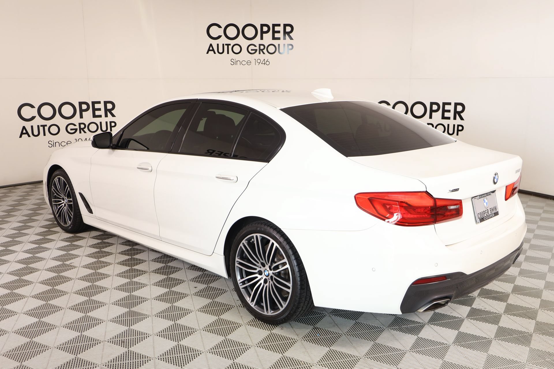 Used 2018 BMW 540i xDrive AWD/4WD image 24