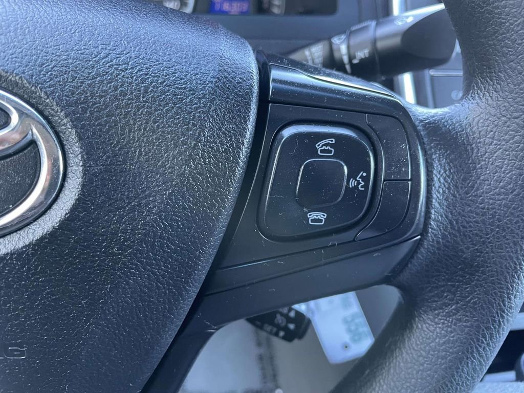 Used 2015 Toyota Camry LE image 32