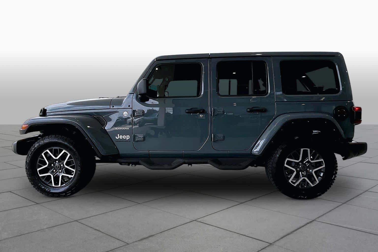 Used 2024 Jeep Wrangler Unlimited Sahara w/ Safety Group AWD/4WD image 32