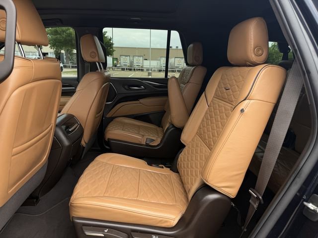 Used 2022 Cadillac Escalade Premium Luxury w/ Performance Package AWD/4WD image 29