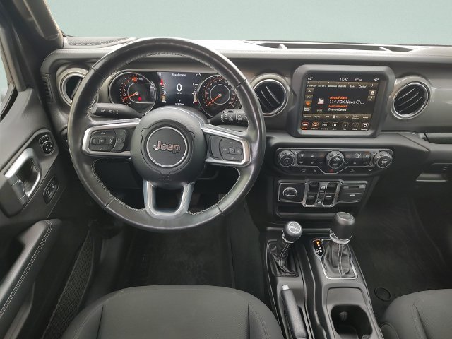 Used 2023 Jeep Wrangler Unlimited Sahara w/ Cold Weather Group AWD/4WD image 10