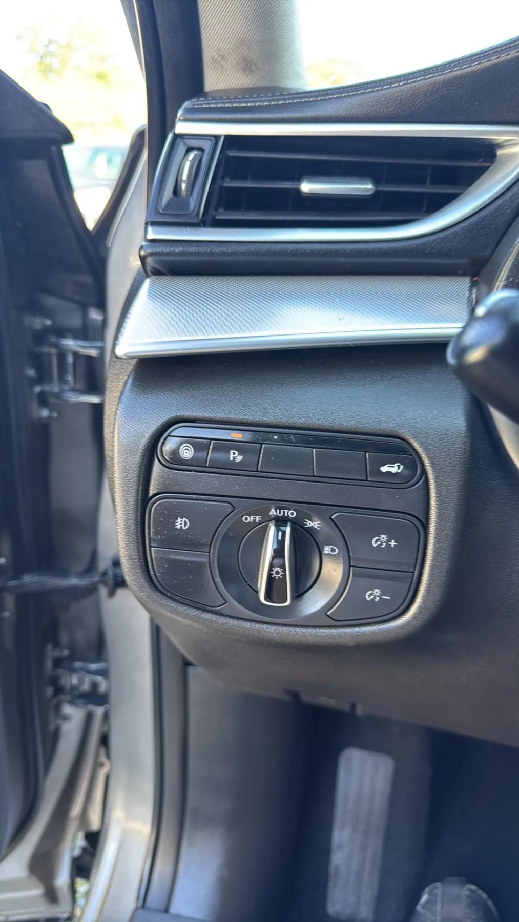 Used 2019 INFINITI QX50 Essential w/ Premium Heat Package image 25