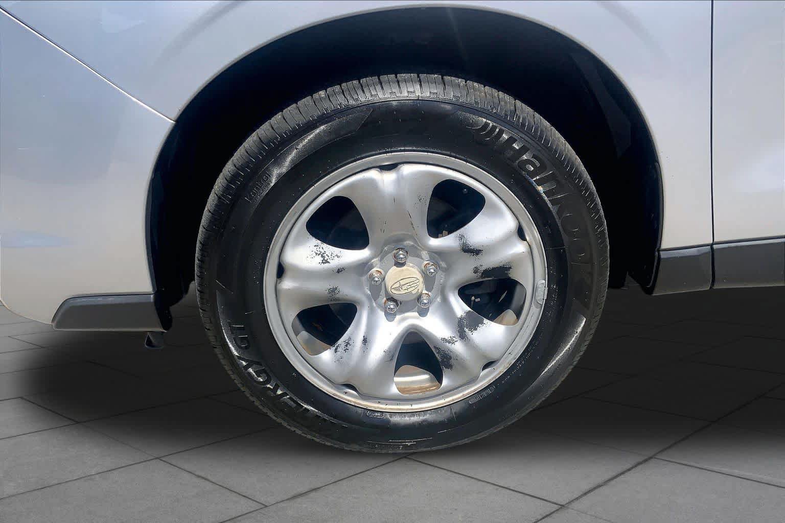 Used 2018 Subaru Forester 2.5i AWD/4WD image 10
