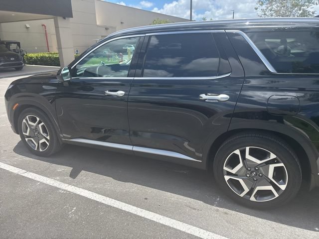 Used 2023 Hyundai Palisade SEL w/ Premium Package FWD image 5