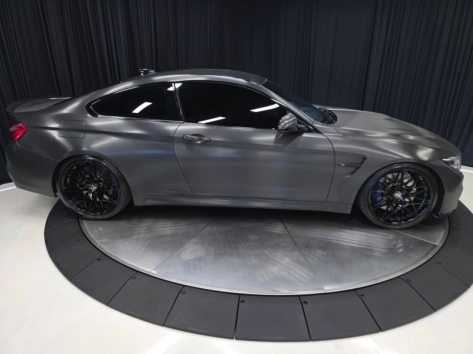 Used 2019 BMW M4 Coupe w/ Competition Package RWD image 14