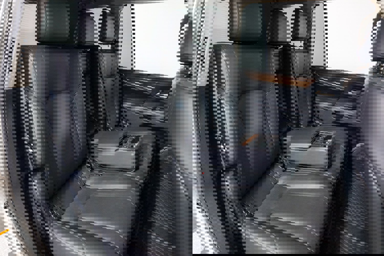 Used 2020 Lexus LX 570 4WD w/ Luxury Package image 33