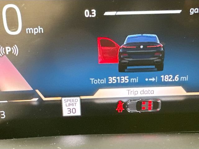 Used 2025 BMW X6 xDrive40i AWD/4WD image 16