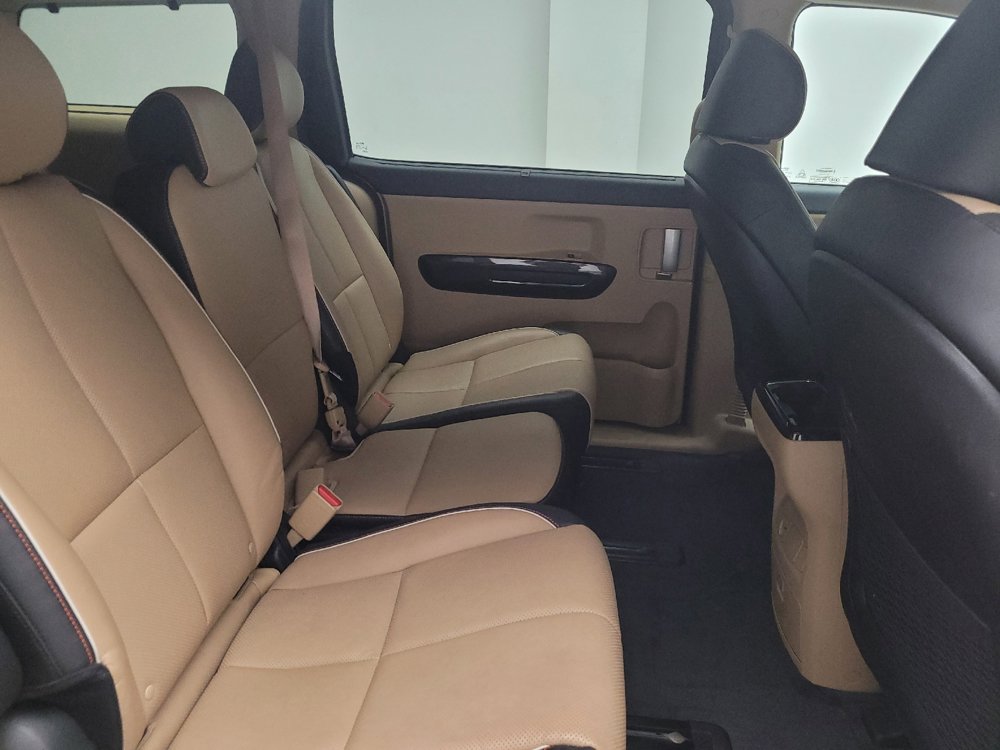 Used 2017 Kia Sedona EX FWD image 19