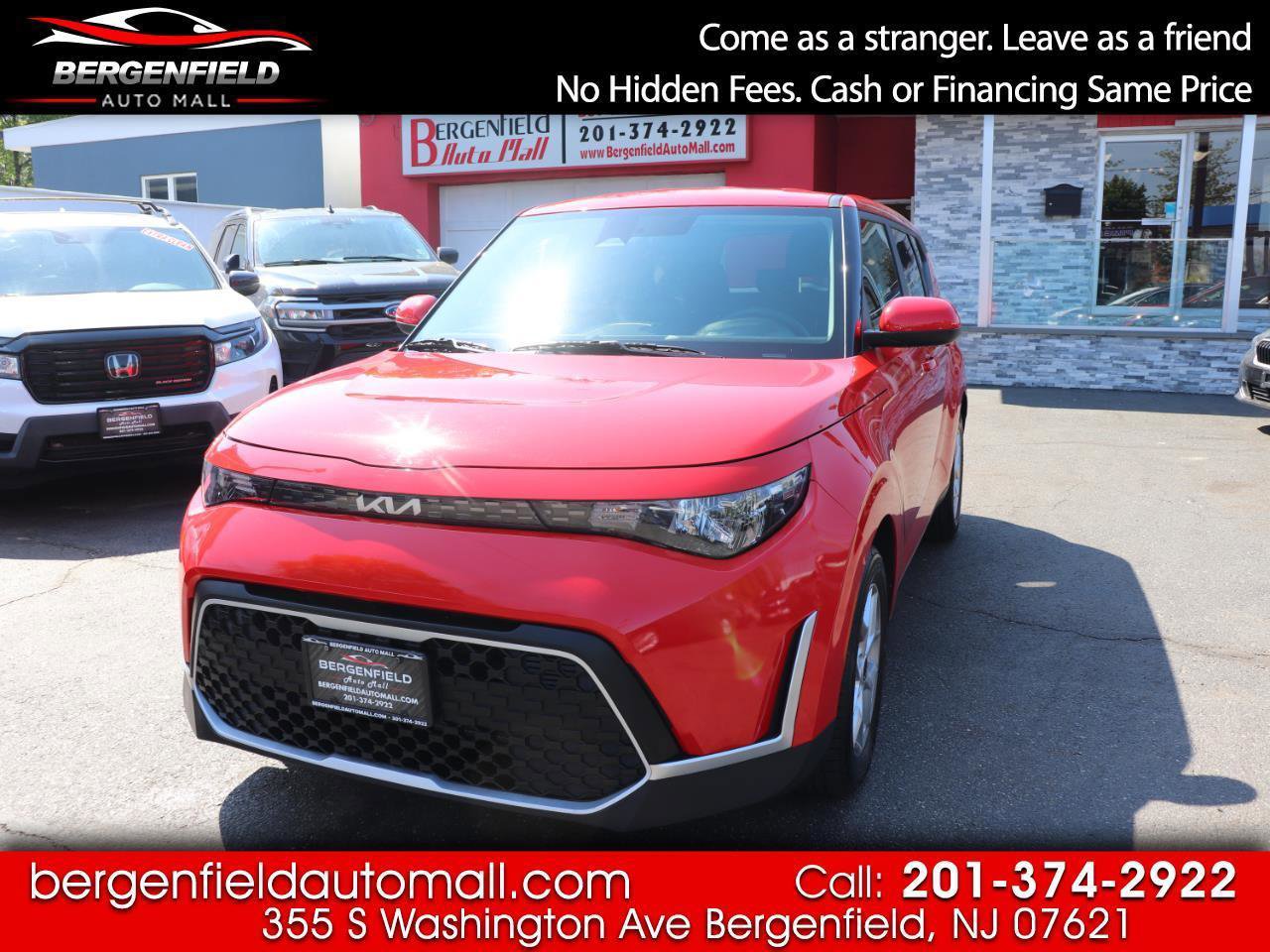 Used 2023 Kia Soul LX w/ LX Technology Package FWD image 1