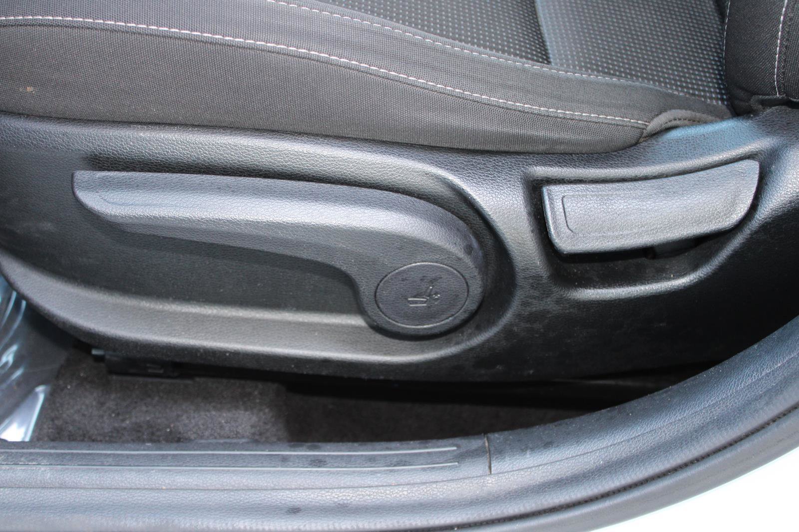 Used 2020 Kia Forte LXS FWD image 32